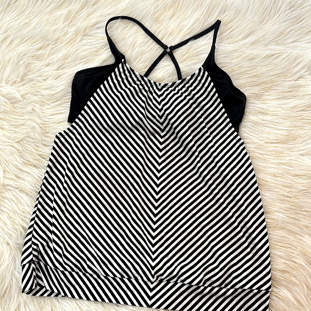 ATHLETA SLASH STRIPE BLOUSY TANKINI SIZE 38 D / DD BLACK AND WHITE STRIPE EUC